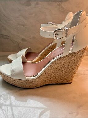 Like New! Gianni Bini White Wedge Sandals with Ankle Strap